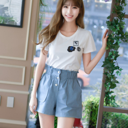 恩黛 2017夏装新款潮个性徽章刺绣<span class="gcolor">T恤</span>女<span class="gcolor">短袖</span>欧美风街头短款上衣Q047F6890
